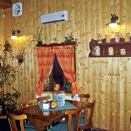 Mikulášovice Restaurace A Penzion U Vladaru المظهر الخارجي الصورة